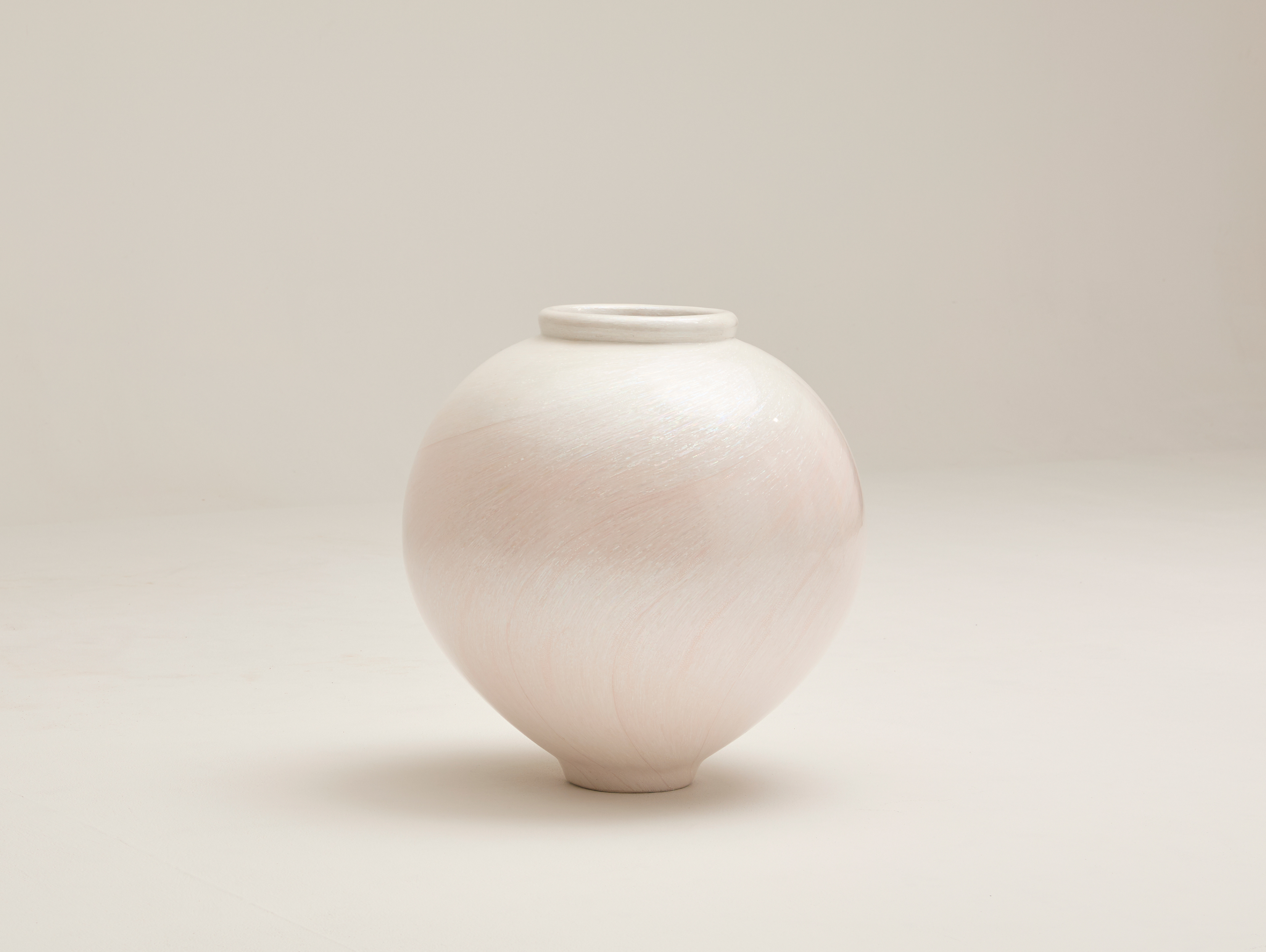 Korean moon jar 