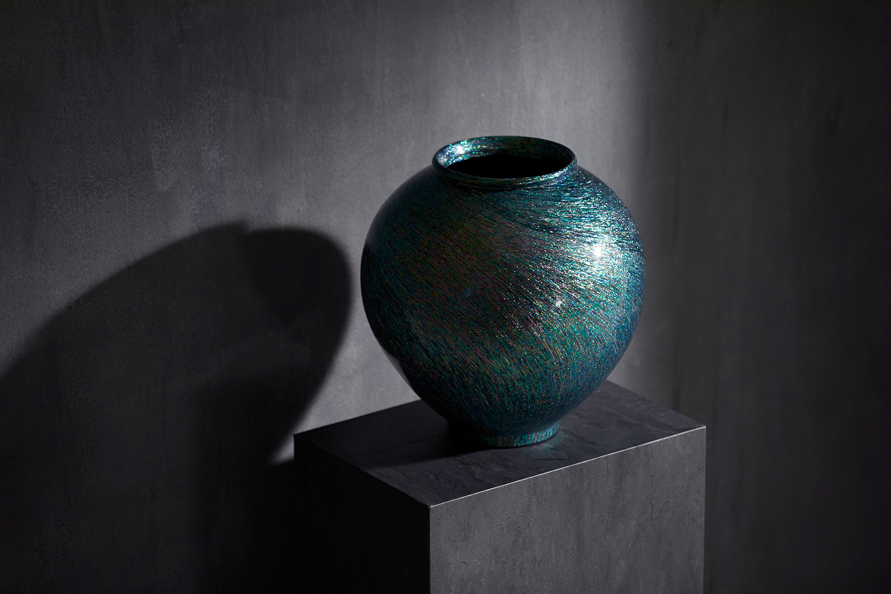 Moon Jar with mother of pearl