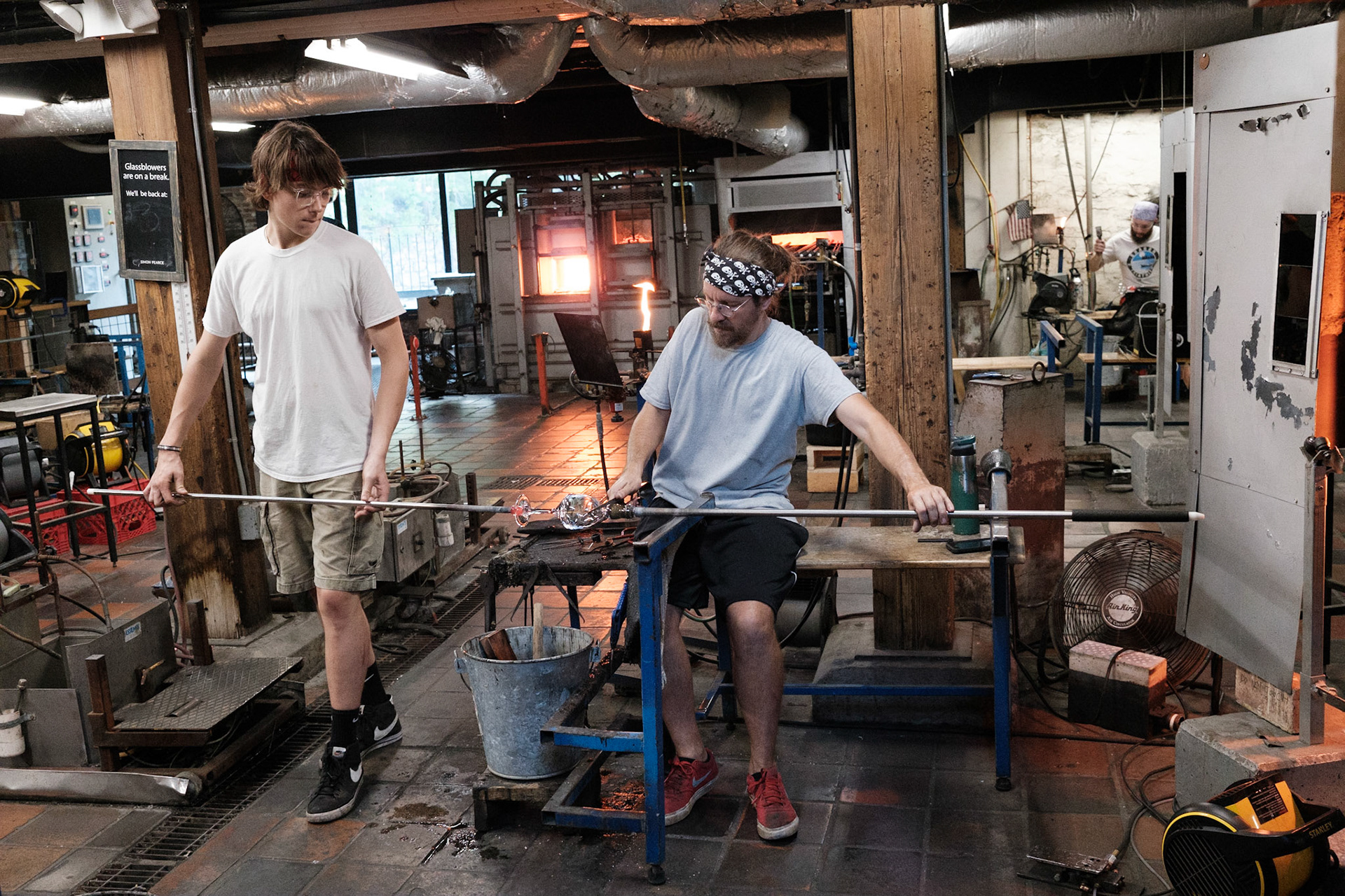 Simon Pearce Glassblowing