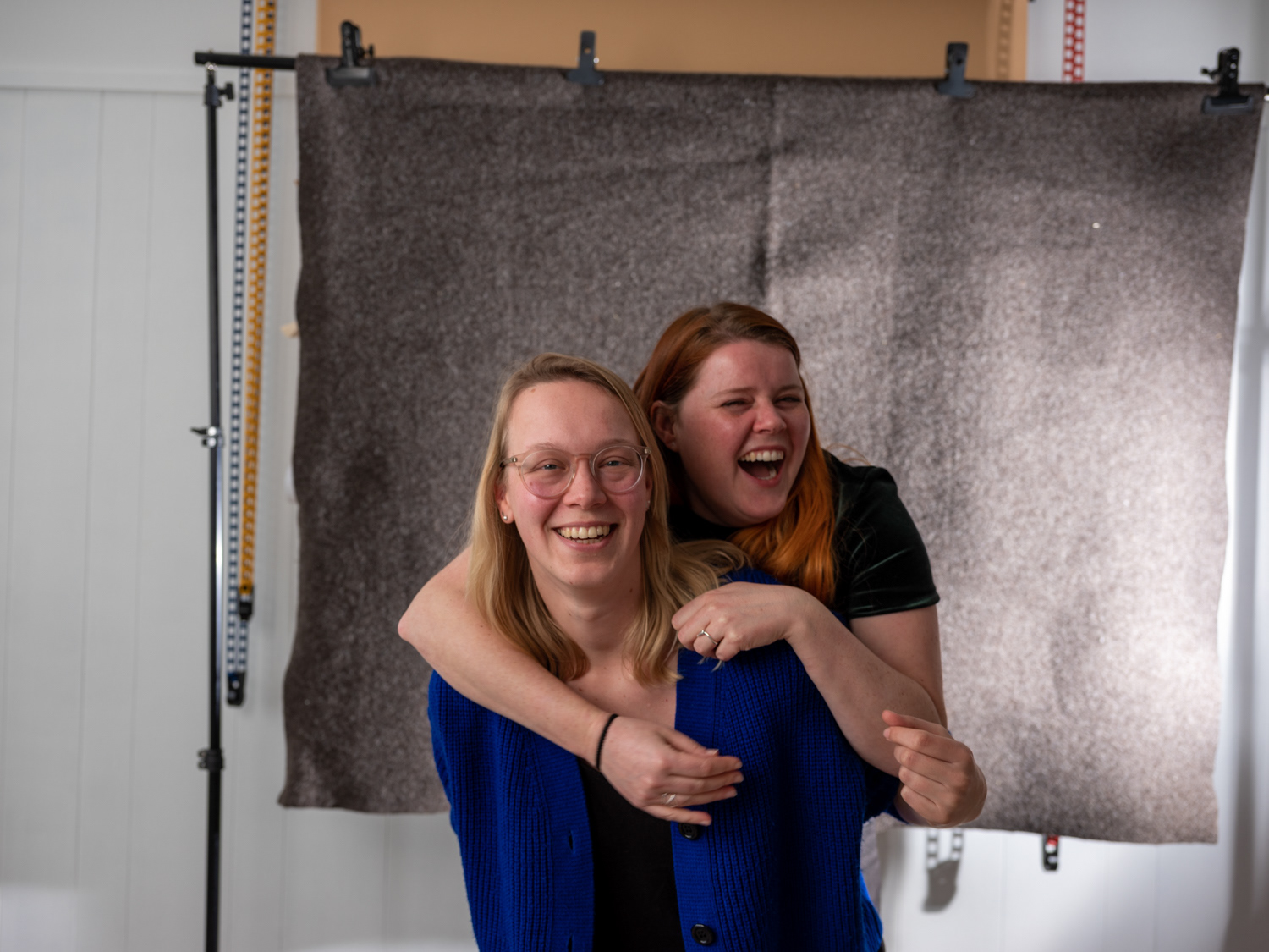 Mirthe en Janne van het Hollands Wol Collectief