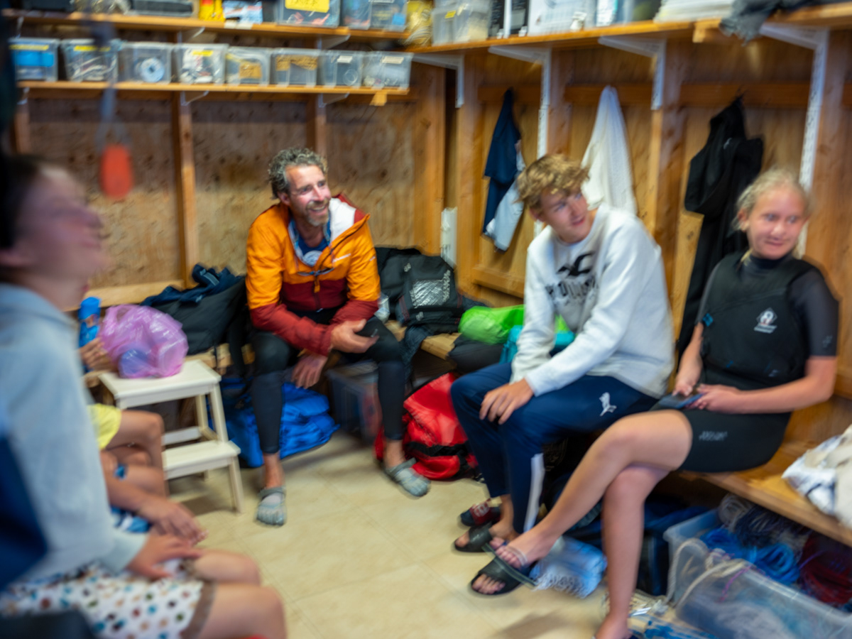 samen schuilen in de haven, Zweden