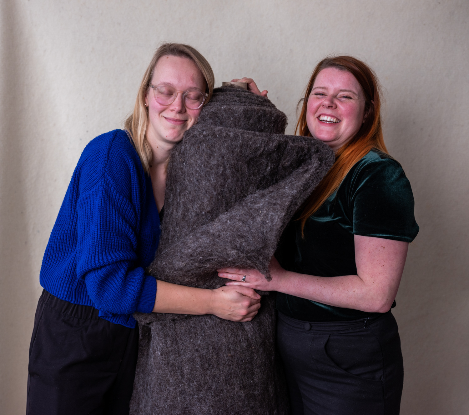 Mirthe en Janne van het Hollands Wol Collectief