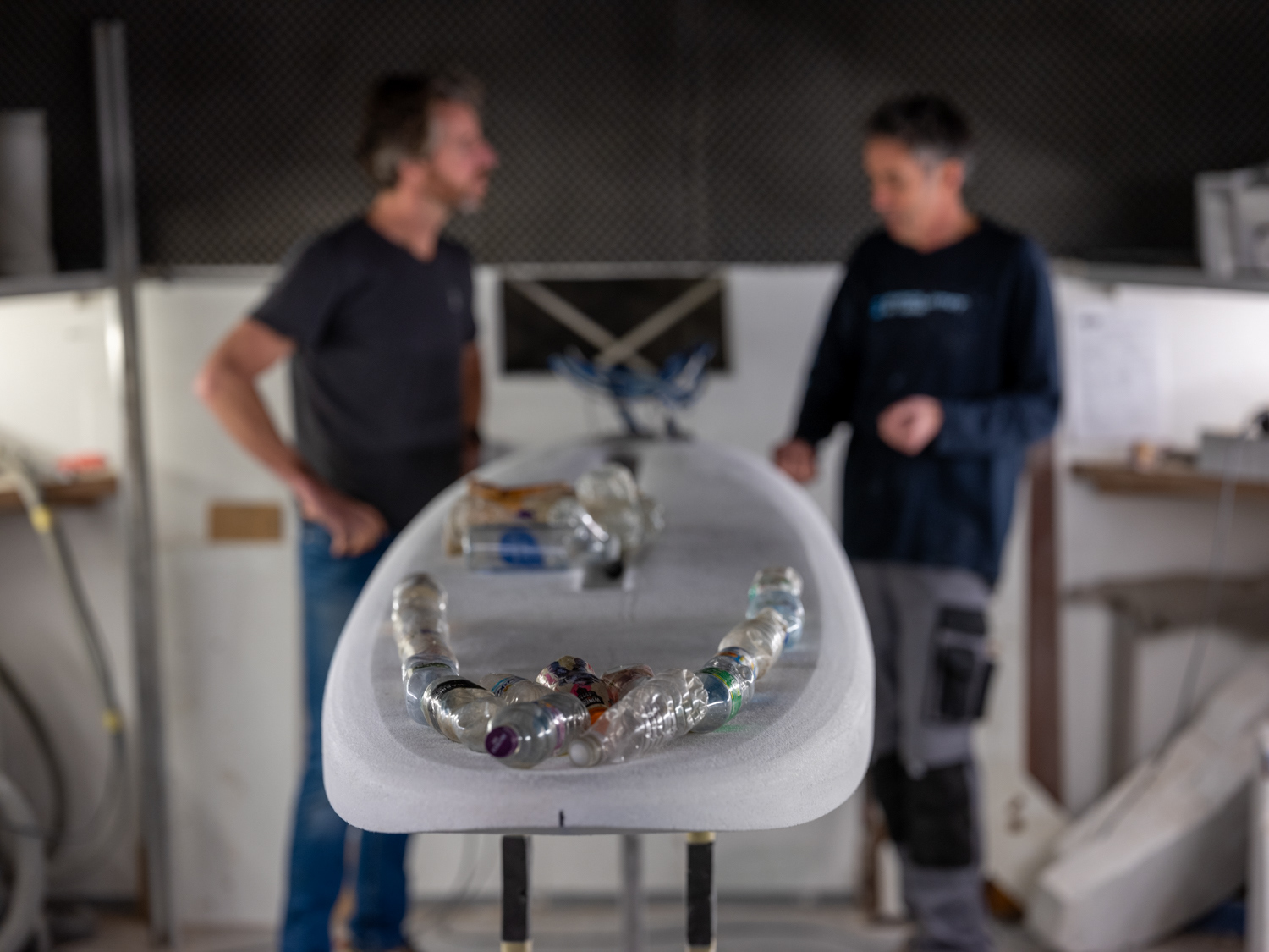 Merijn en Ron ontwerpen het surfboard, van den Berg Surf, Hoorn