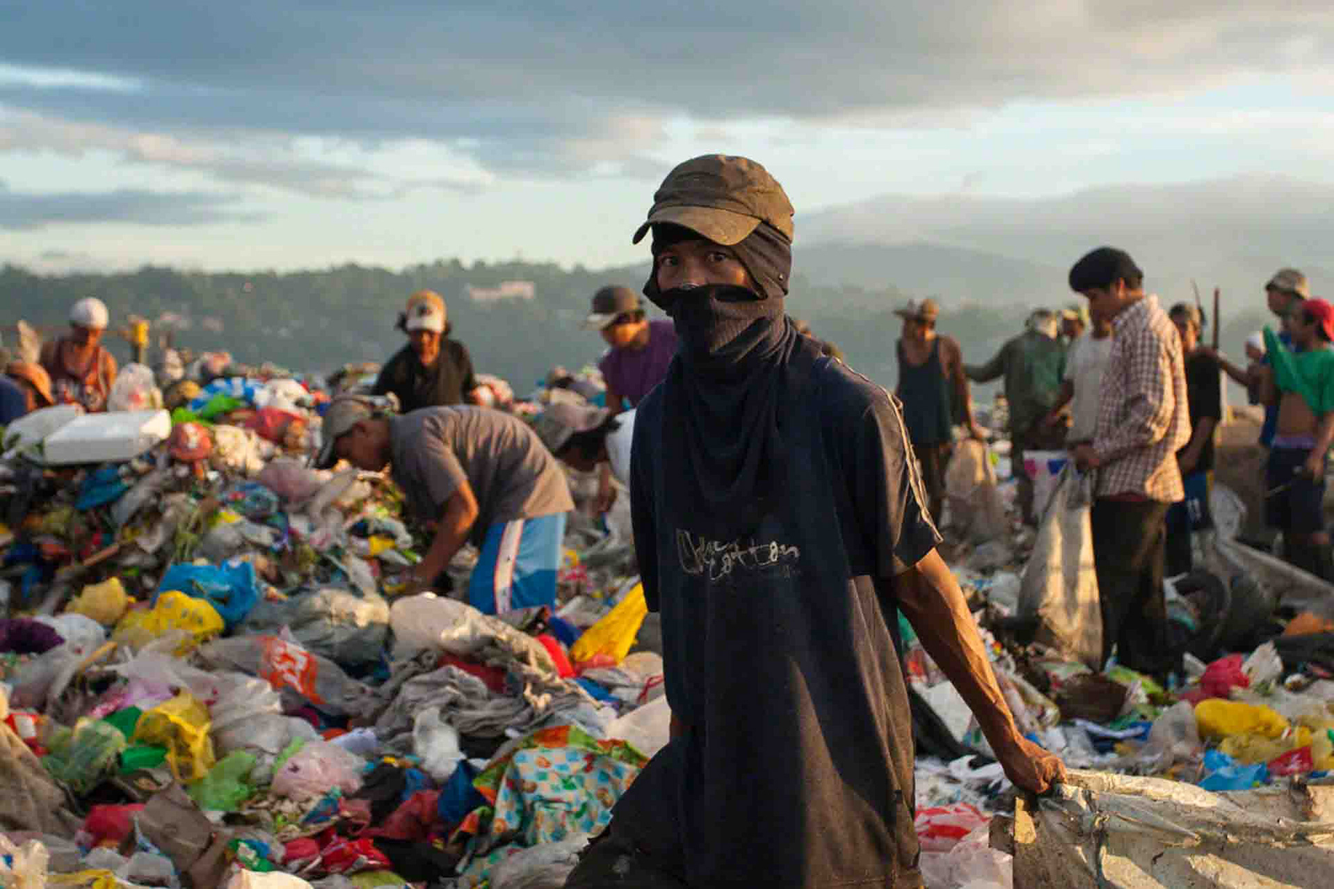 Carbon Hunters. Payatas Dumpsite,  Philippines 2008