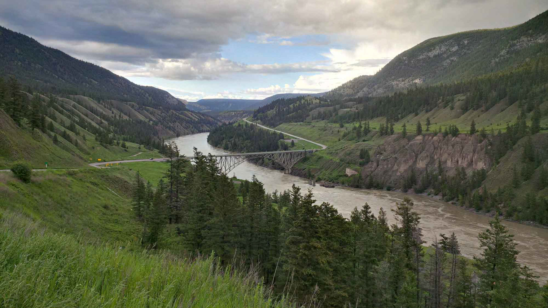 51°59'00.8"N 122°16'34.3"W 2013