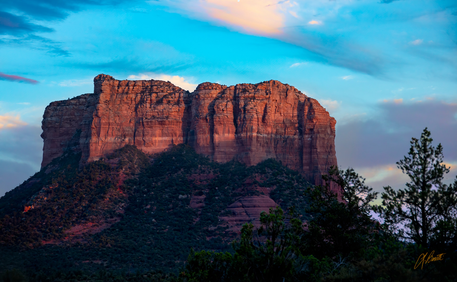 Sunrise at Courthouse Rock