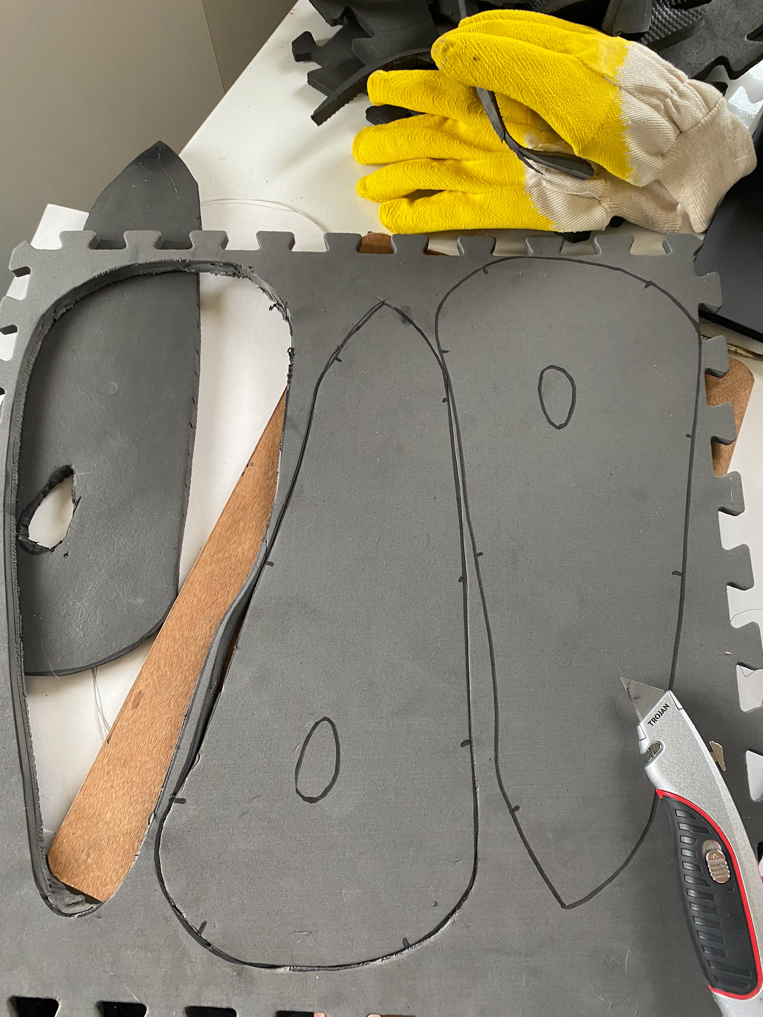 (2022). Foam sheets for Lada's mask. [Photograph]. 