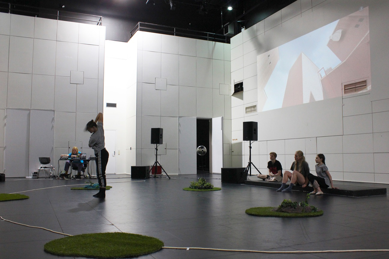 (2022). Nero performing during rehearsals at The Block, QUT. [Photograph]. Taken by Author.