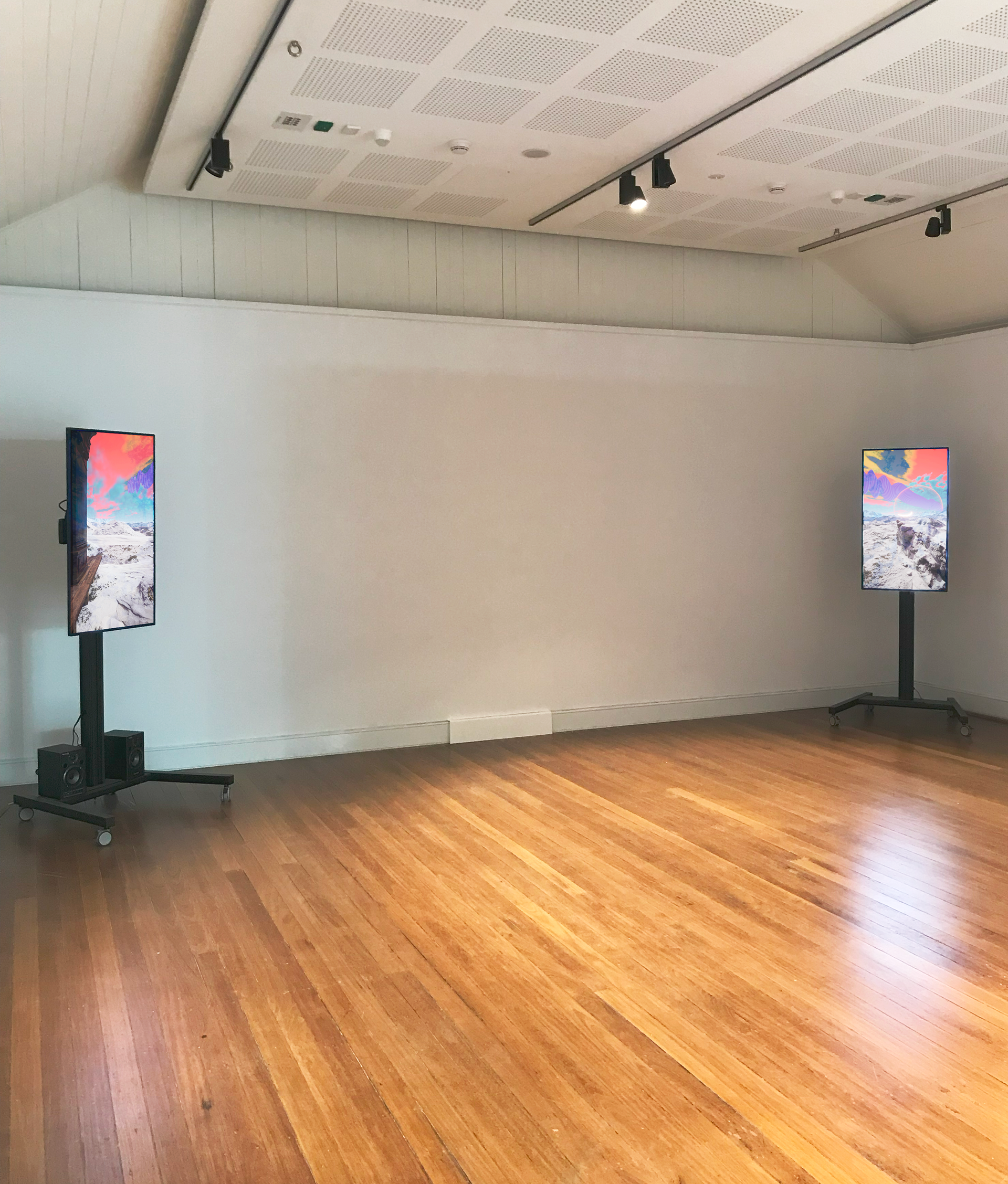 (2021). Expanded Spaces. [Three-channel installation, HD video, stereo-sound, infinite loop]. Installation view.