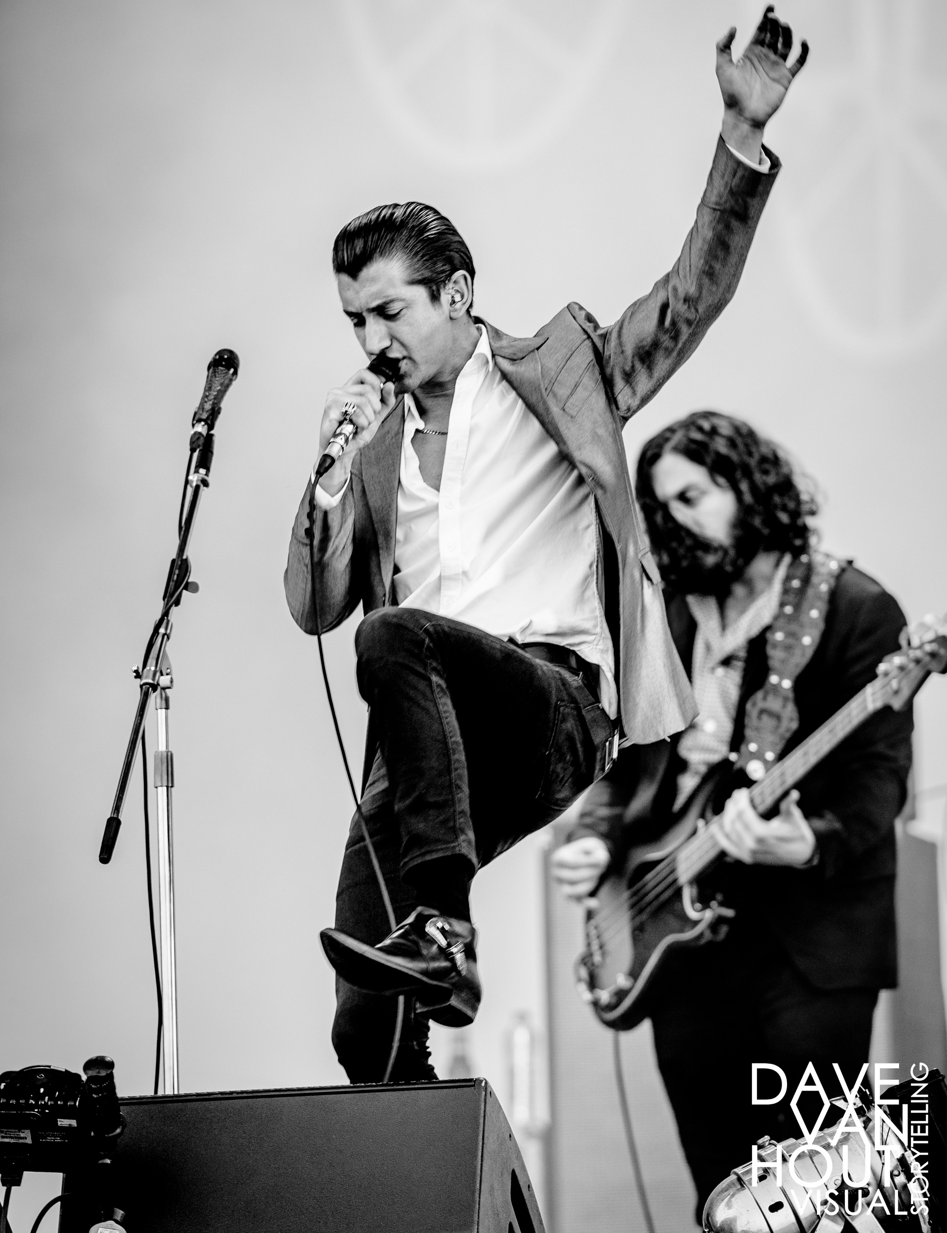 046 Arctic Monkeys - Alex Turner - Lowlands 2011