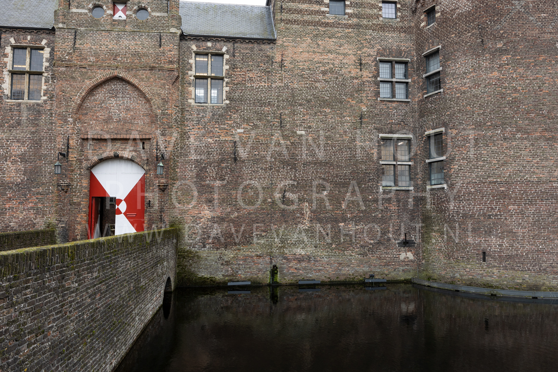 009 030 en 031 Voorgevel kasteel bouwsporen