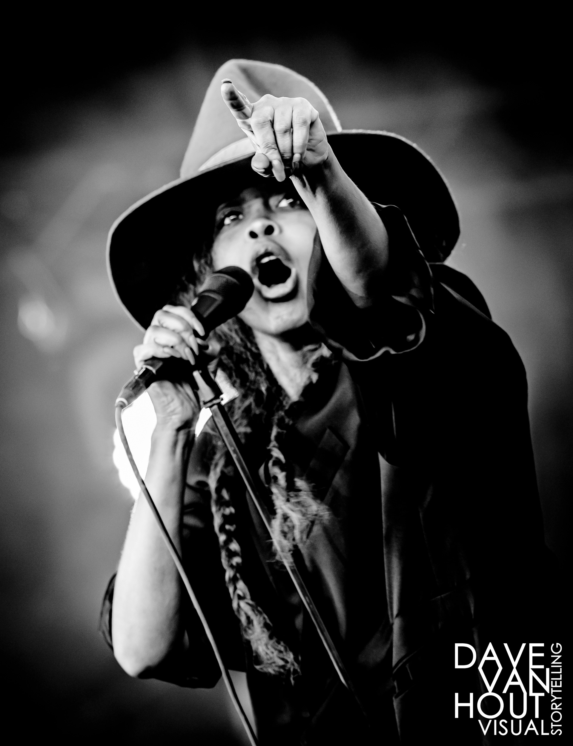 044 Erykah Badu - Down the Rabbit Hole 2012