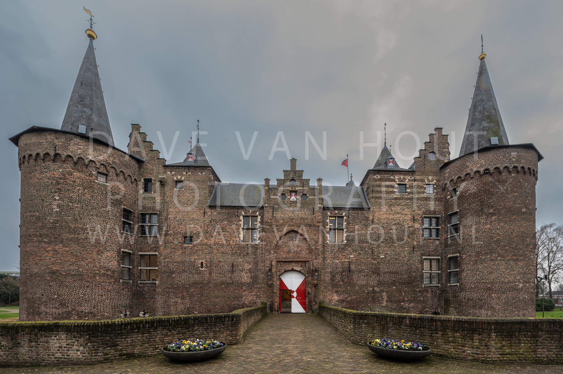 001 030 en 031 Voorgevel kasteel bouwsporen