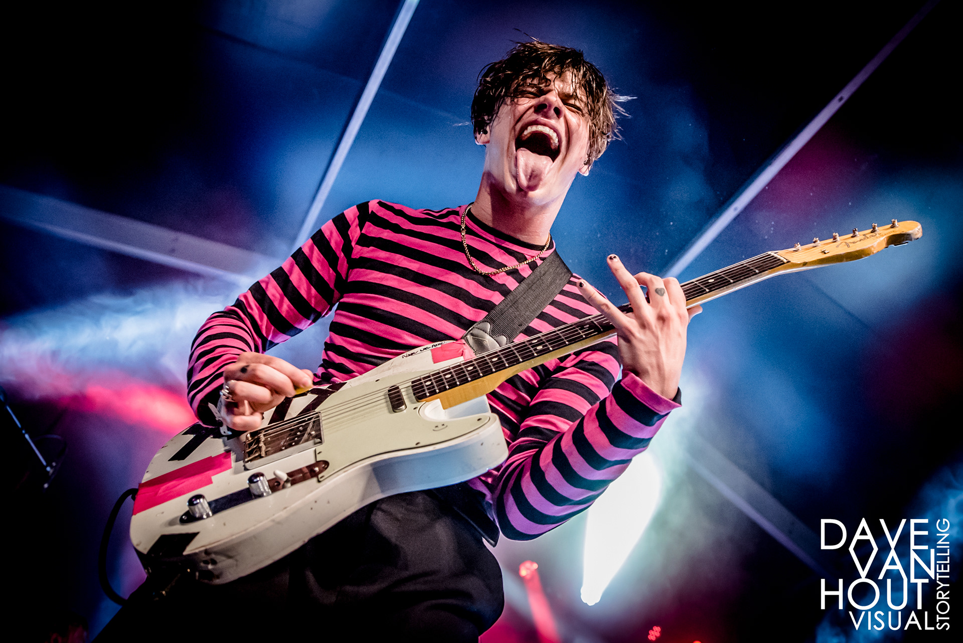 067 Yungblud - Down the Rabbit Hole 2018