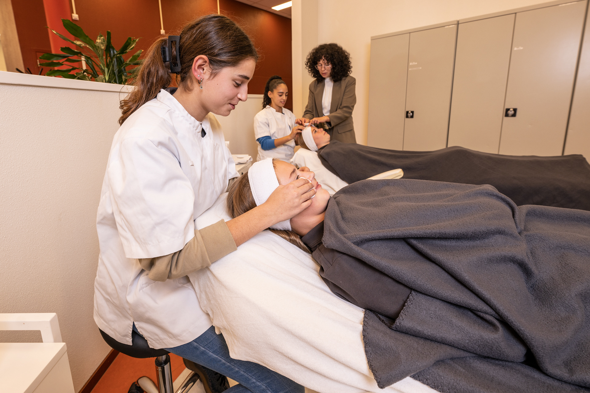 148