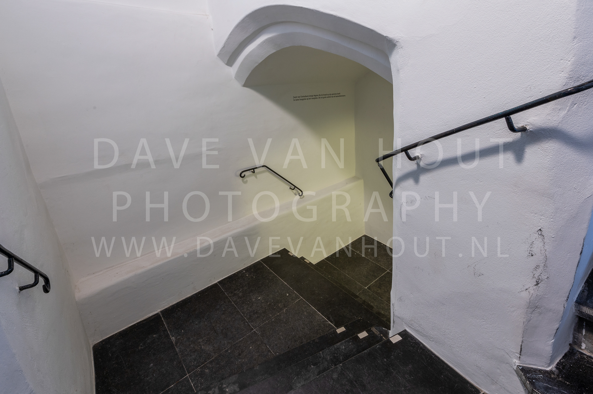 004 046 Traptoren