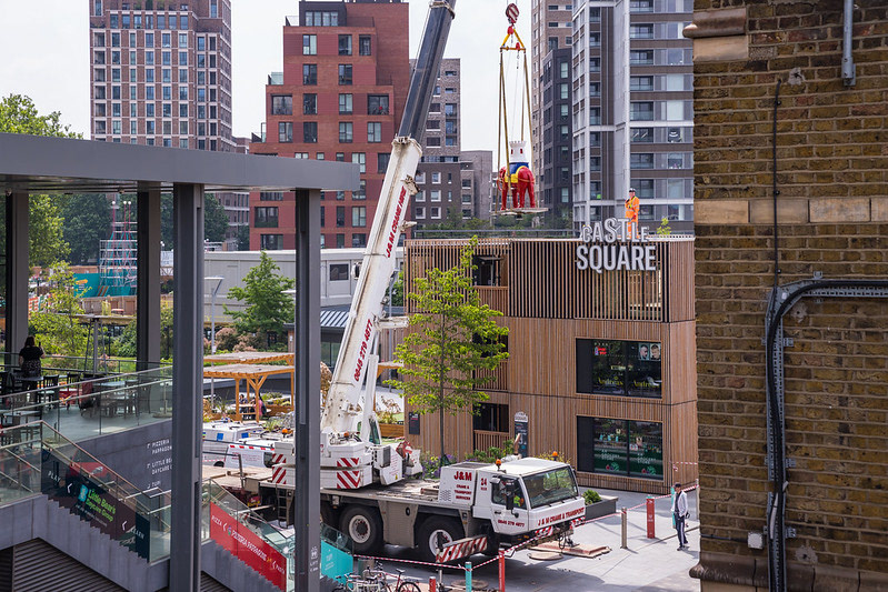 Return of the elephant and castle statue after a clean