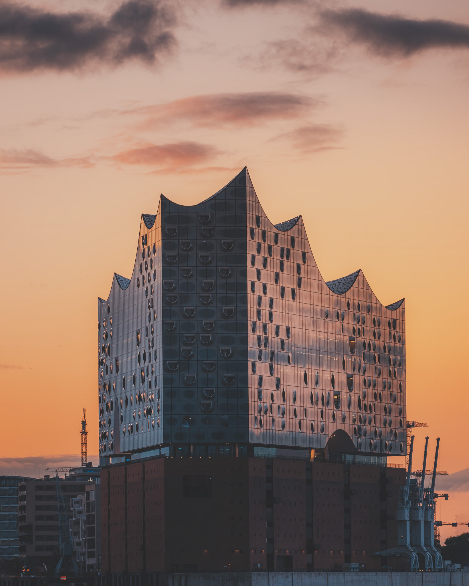 Elbphilharmonie zum Sonnenaufgang