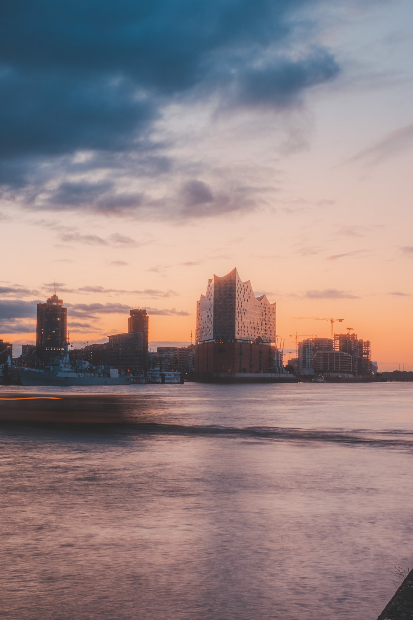 Elbphilharmonie zum Sonnenaufgang