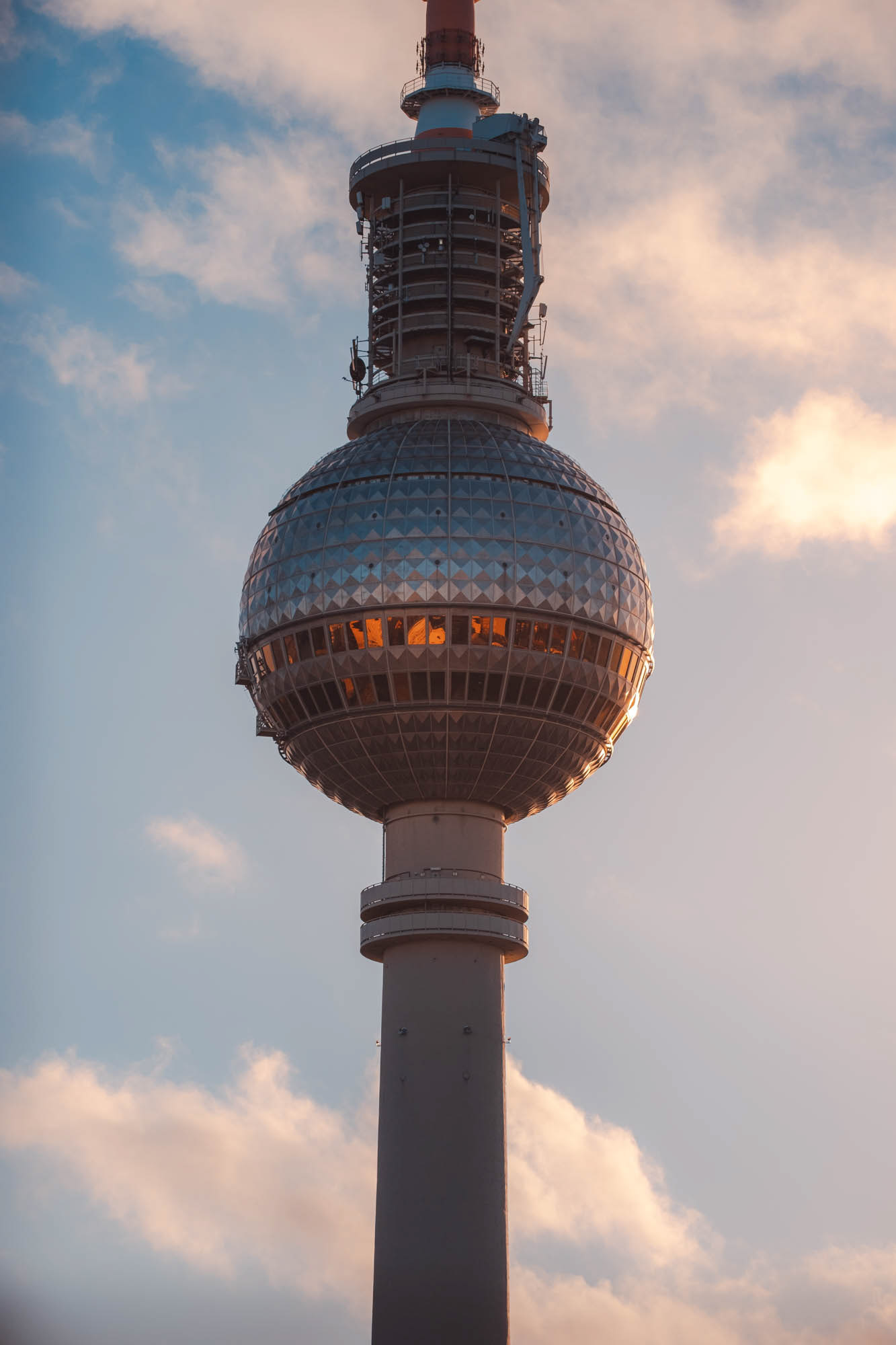 Fernsehturm zum Sonnenuntergang