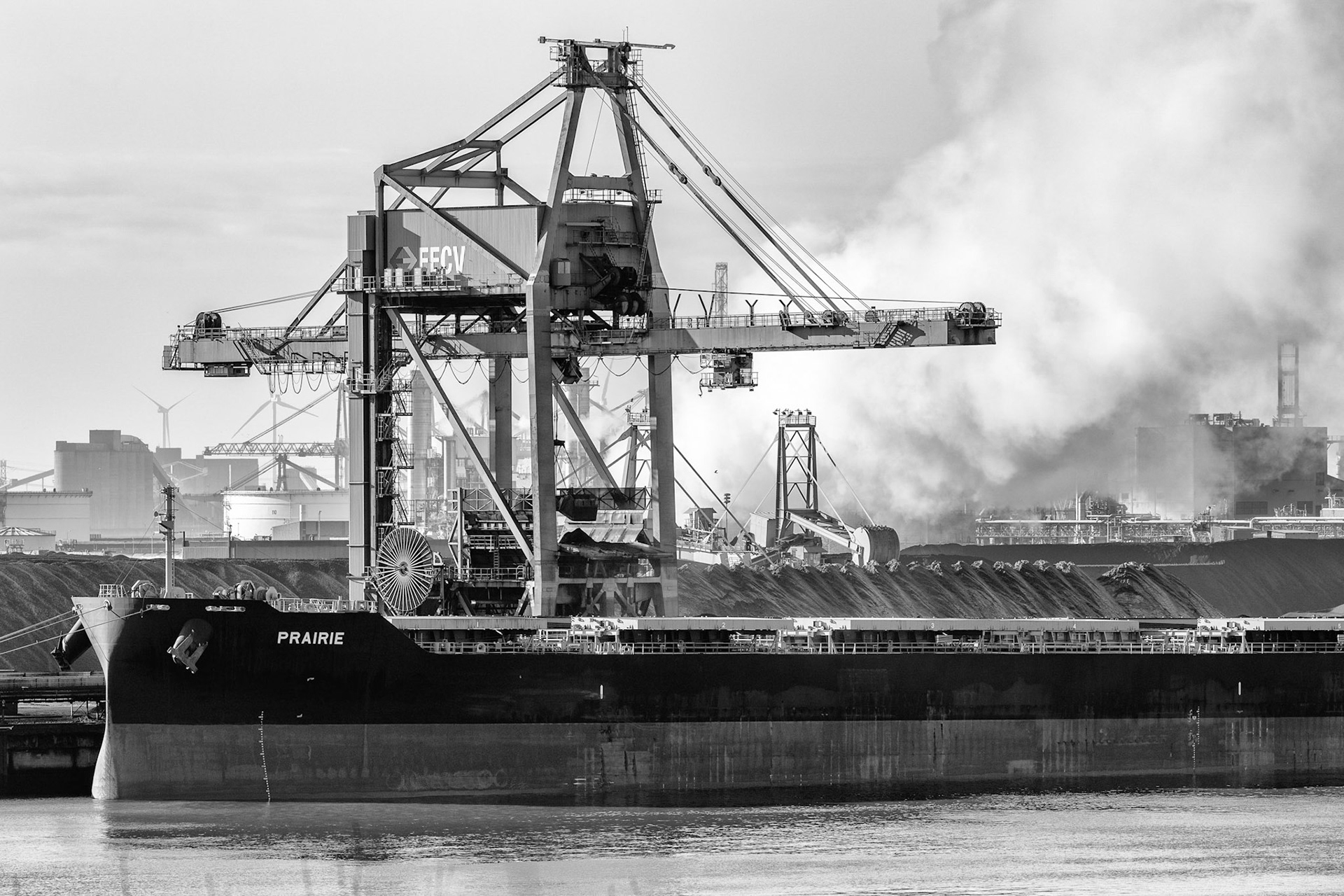 Erts- en kolenoverslagkraan van EECV in Europoort