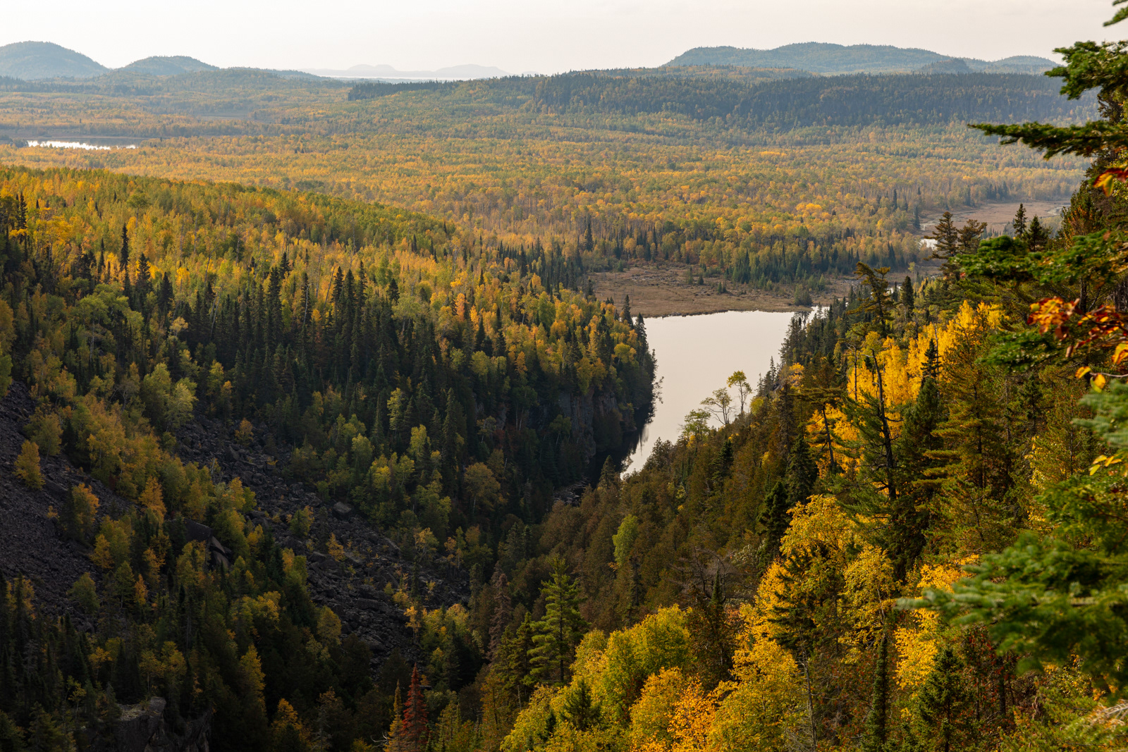  Ouimet Canyon Provincial Nature Reserve Park  •  Ouimet Canyon Trail