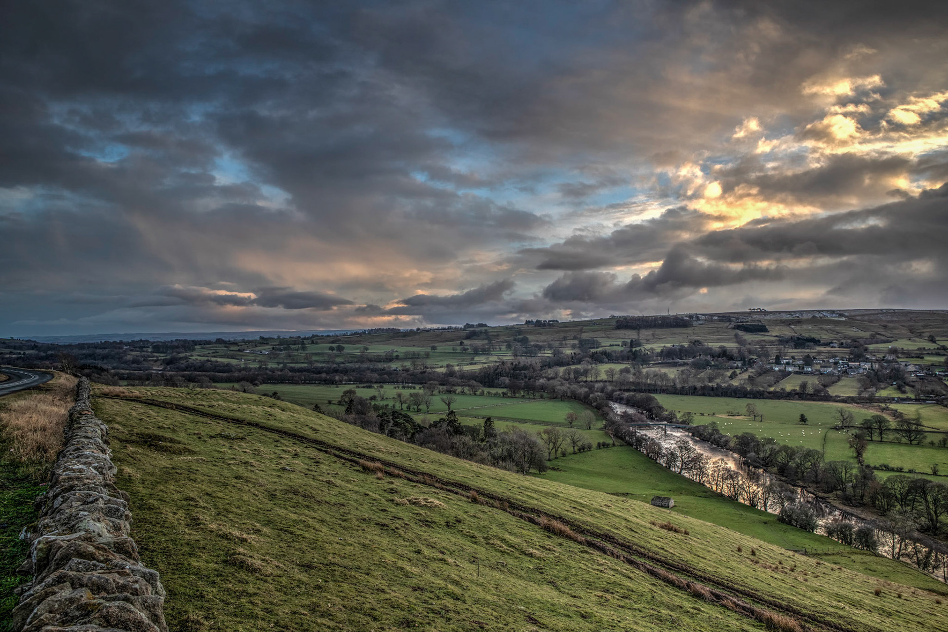 Its raining in one area and behind me it was snowing.  Nothing but a lovely sunglow inbetween.