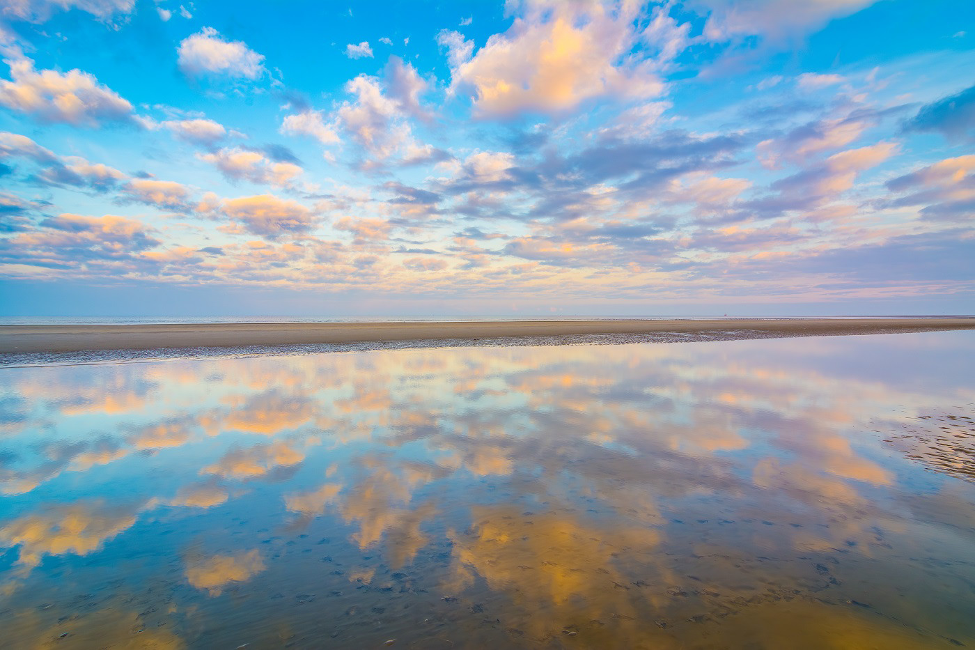 Sonnenaufgang am Watt in Sankt Peter Ording