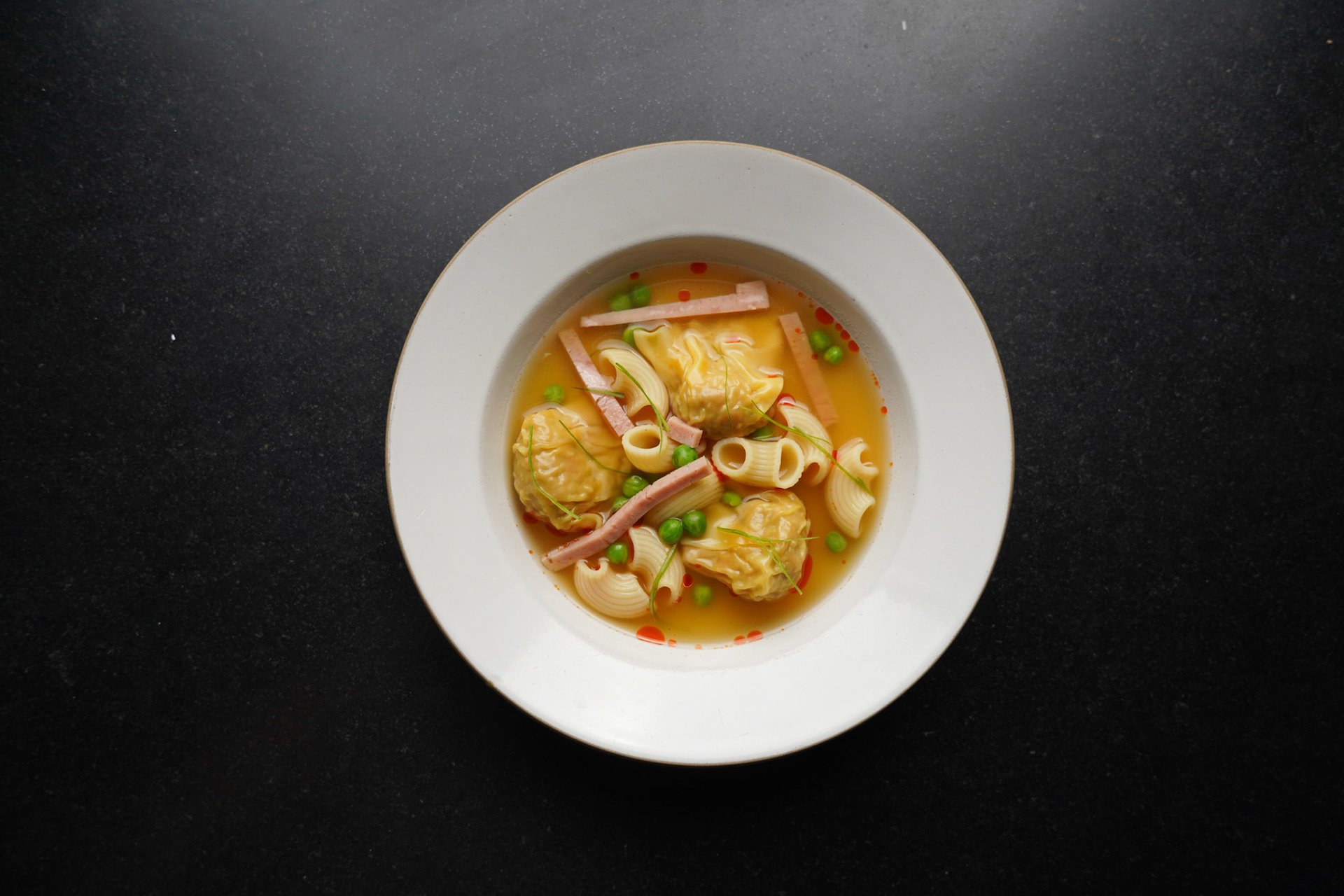 Hong Kong-inspired macaroni soup and dumplings