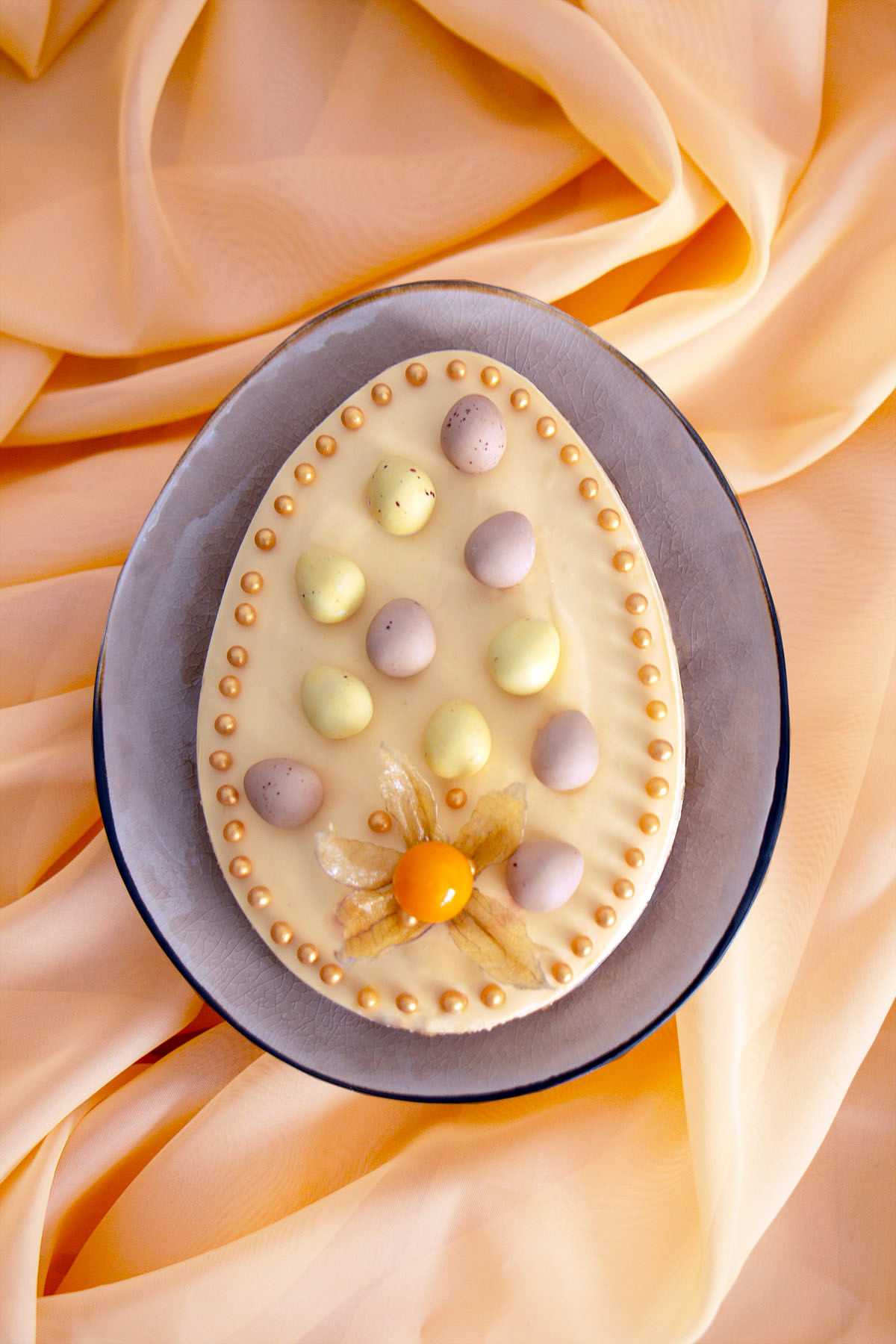 Pääsiäisen mangojuustokakku