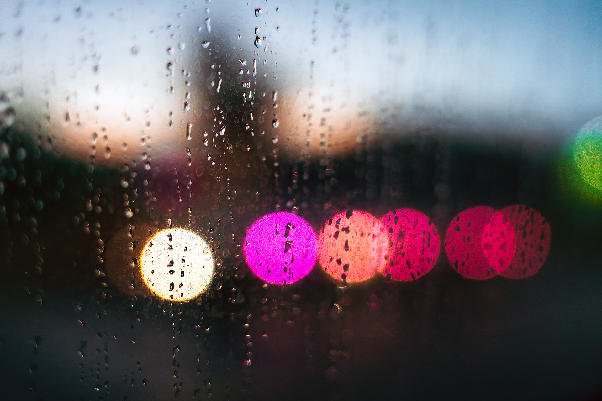 Nicht unbedingt selten: Regen kommt auf der Strecke regelmäßig vom Himmel.