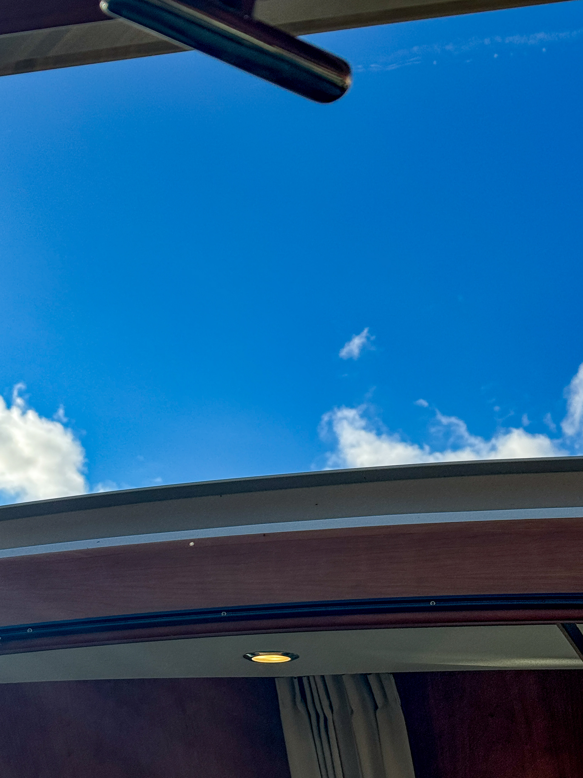 Sunny and warm-slide open the roof