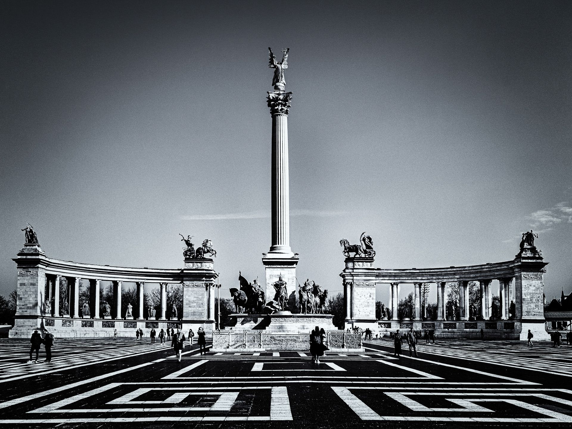 Hereos Suqare Budapest