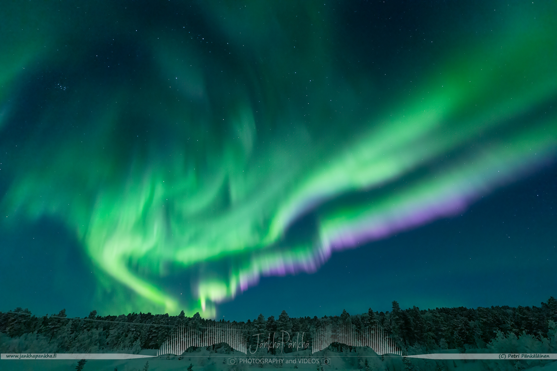 Rapidly moving full-sky northern lights in Utsjoki, Finland