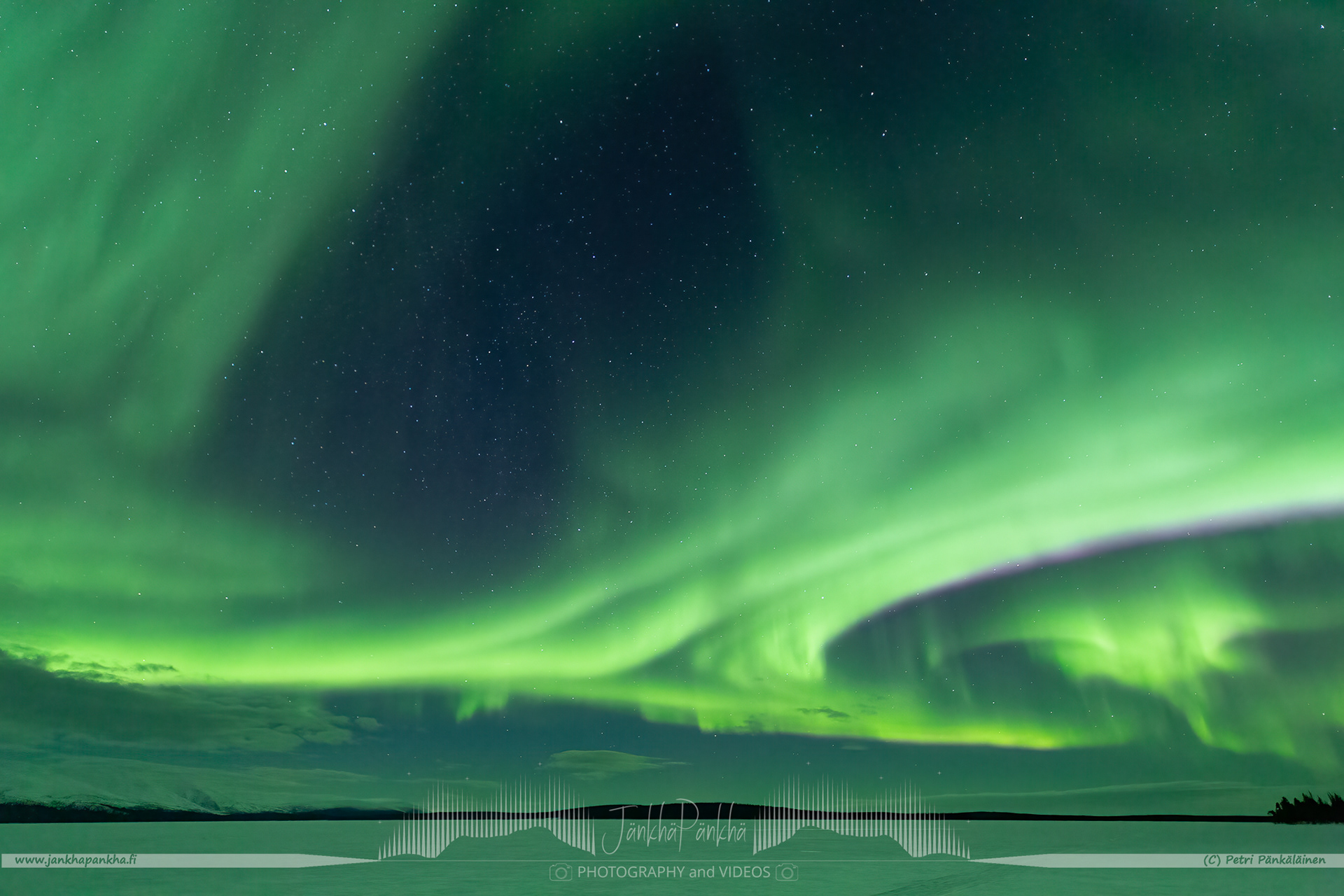 Fastly moving aurora borealis in Pallas-Yllästunturi National Park in Finland. The photo is from the Punainenhiekka hut. The  Punainenhiekka Day-use Hut is situated at the south end of Lake Pallasjärvi.