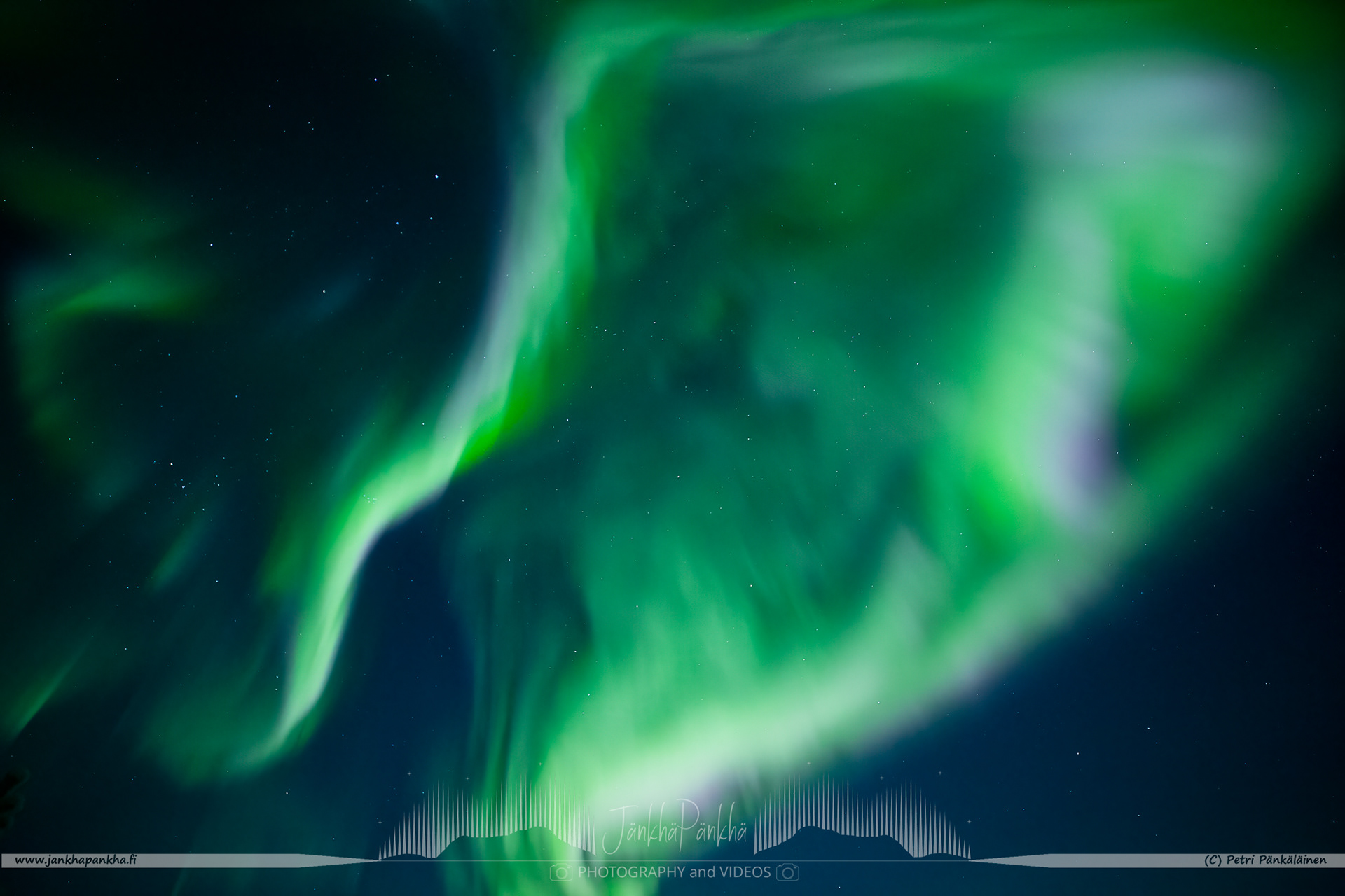 Rapidly moving full-sky northern lights in Utsjoki, Finland. This was the first time I witnessed a corona.