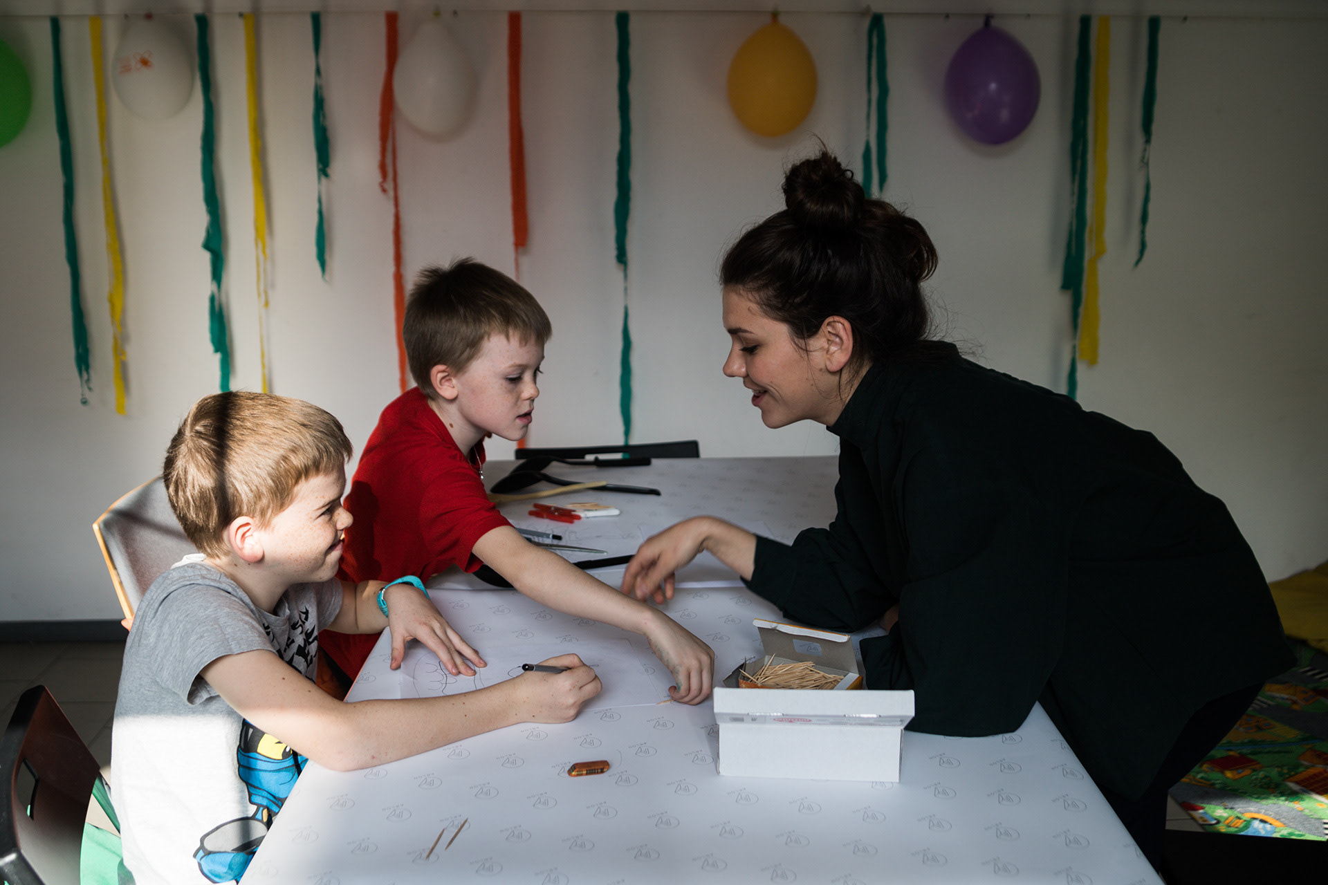 Kids Design Space, Krzywy Komin