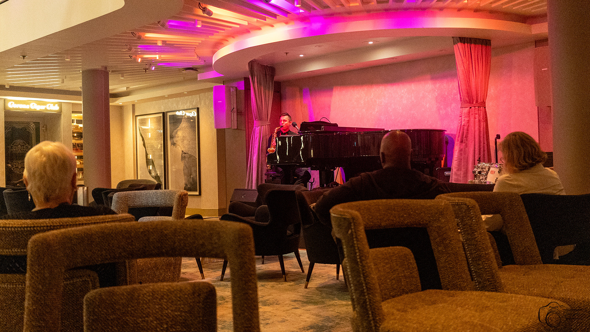 Live Music with Lucas