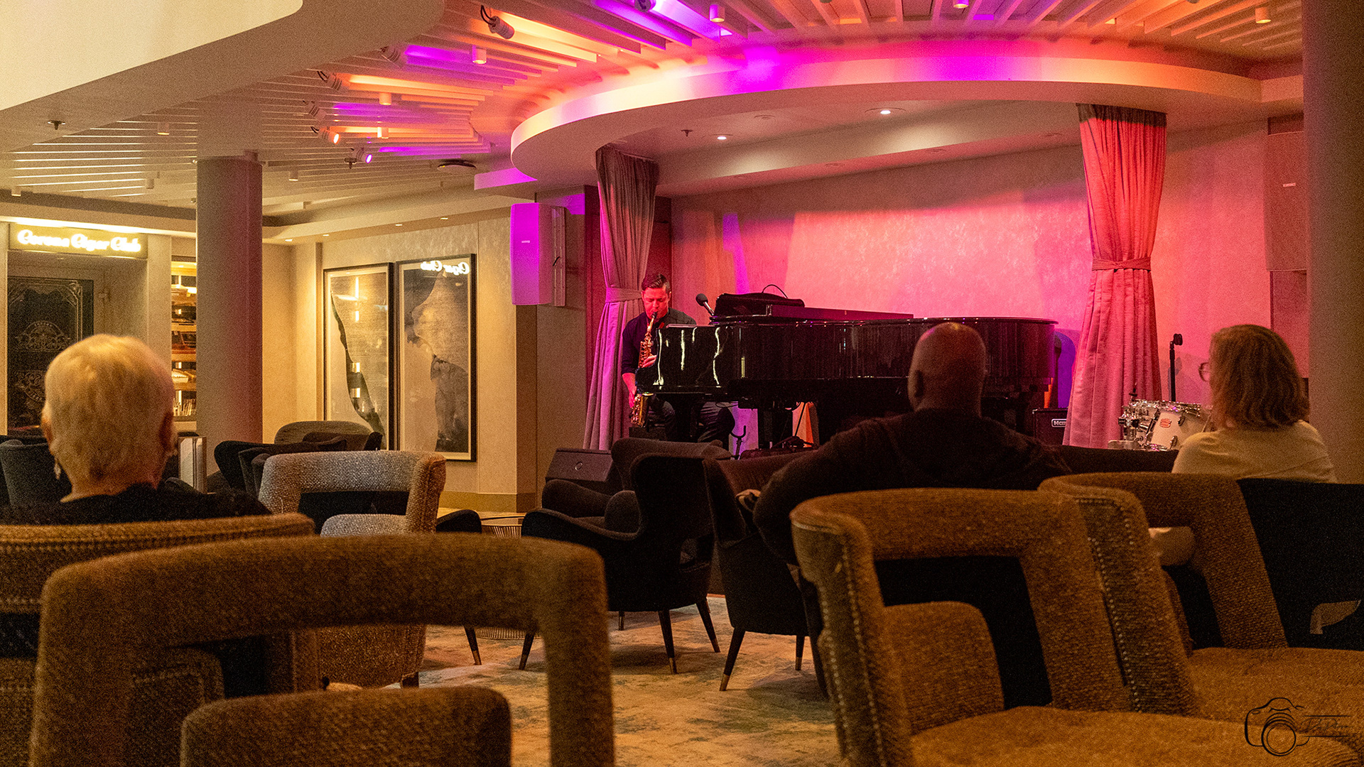 Live Music with Lucas