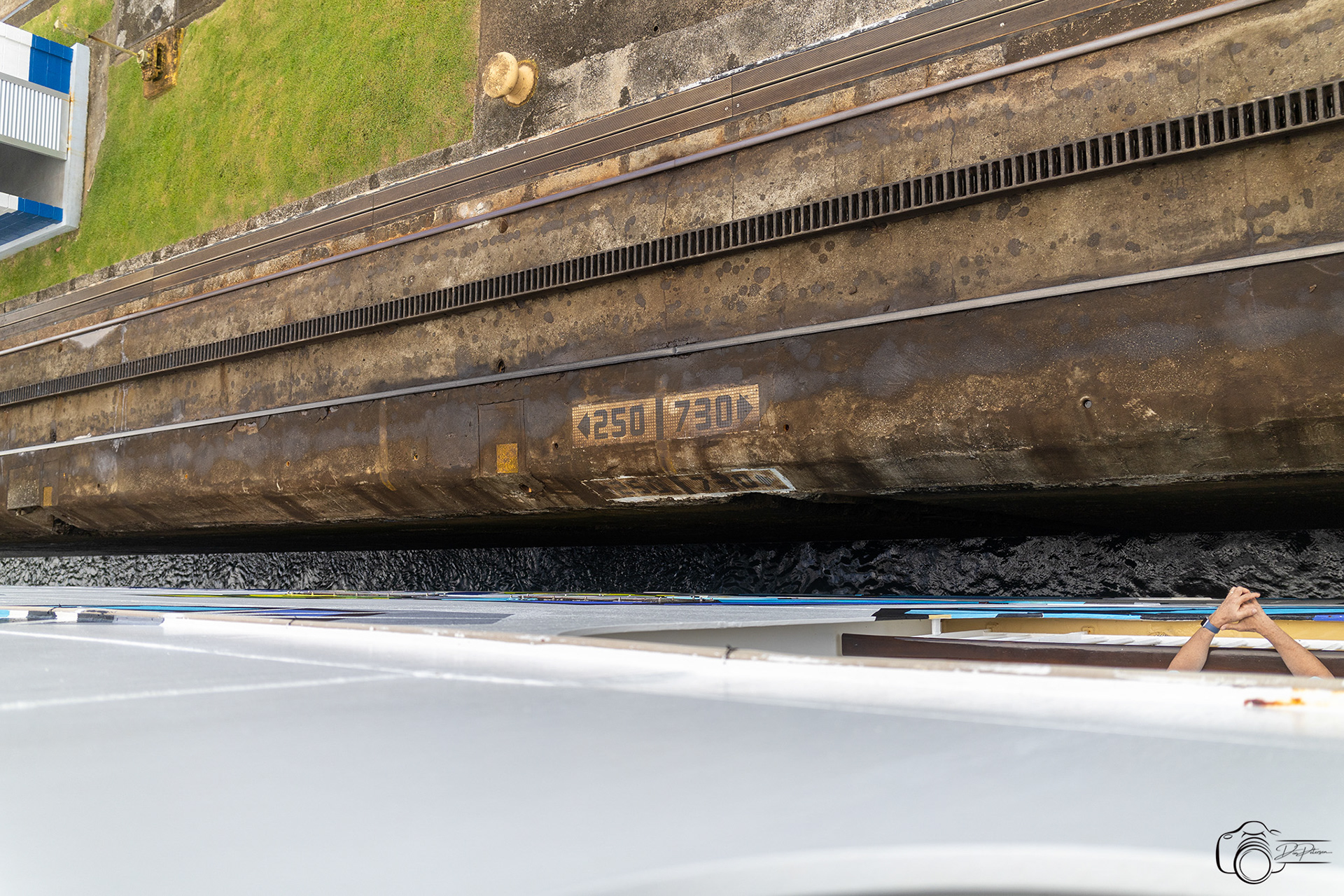 Chamber Position Marker & Ship Clearance in Canal