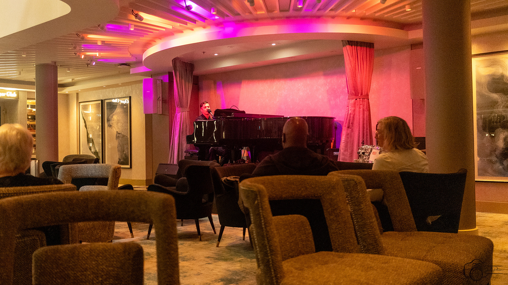 Live Music with Lucas