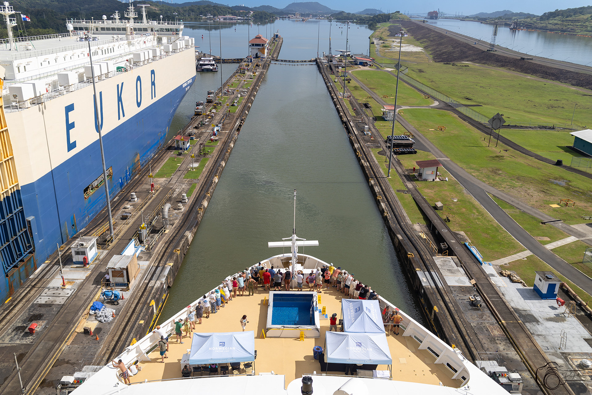 Entrance to Pedro Miguel Locks 