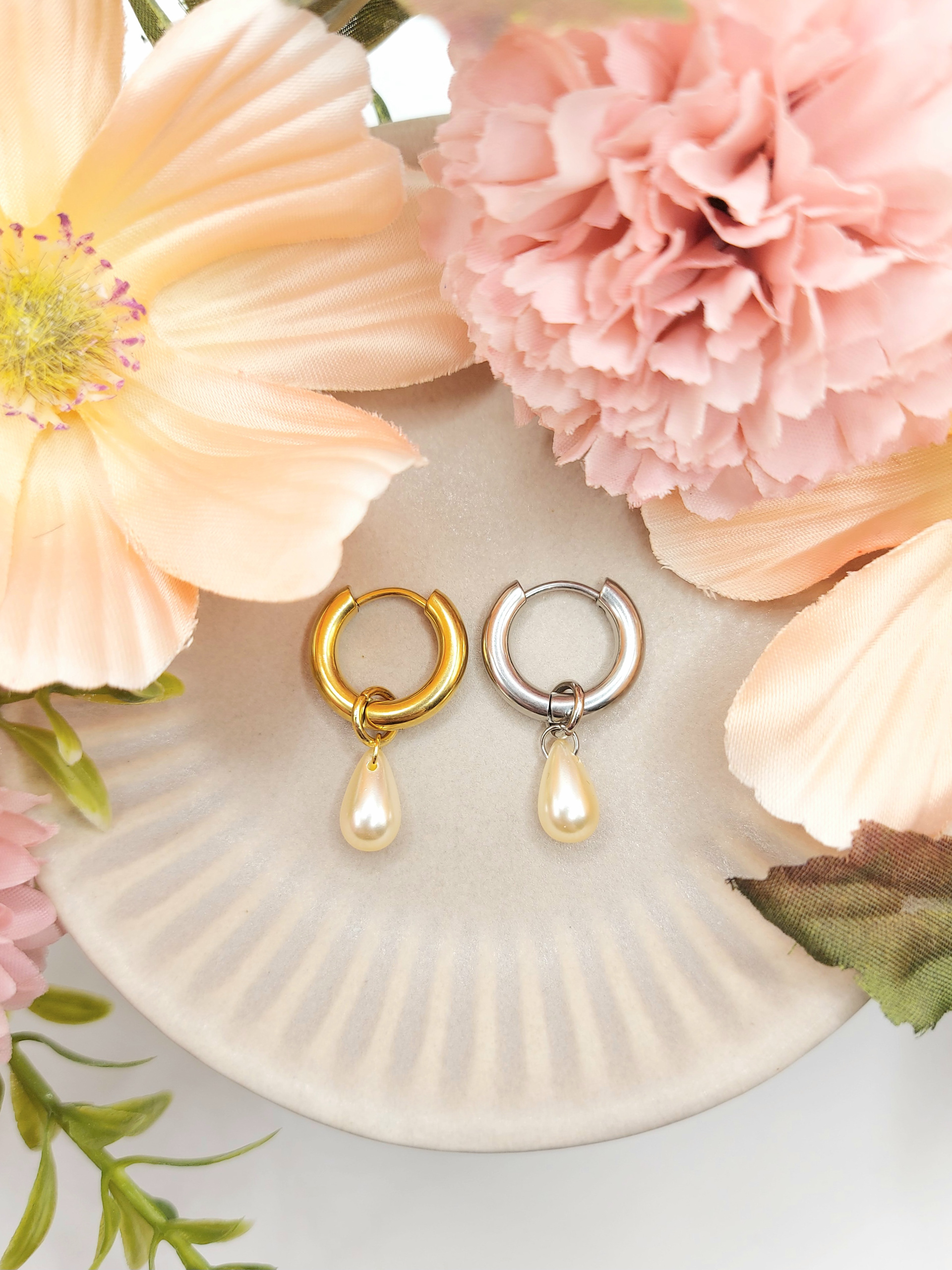 Cream (helmiäisluonnonvalkoinen)