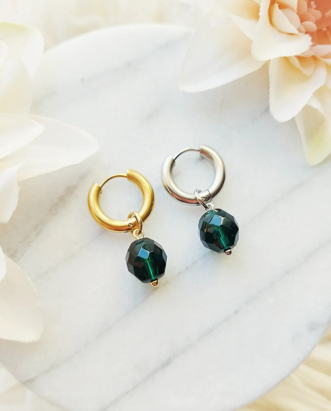 Pine (tummanvihreä)