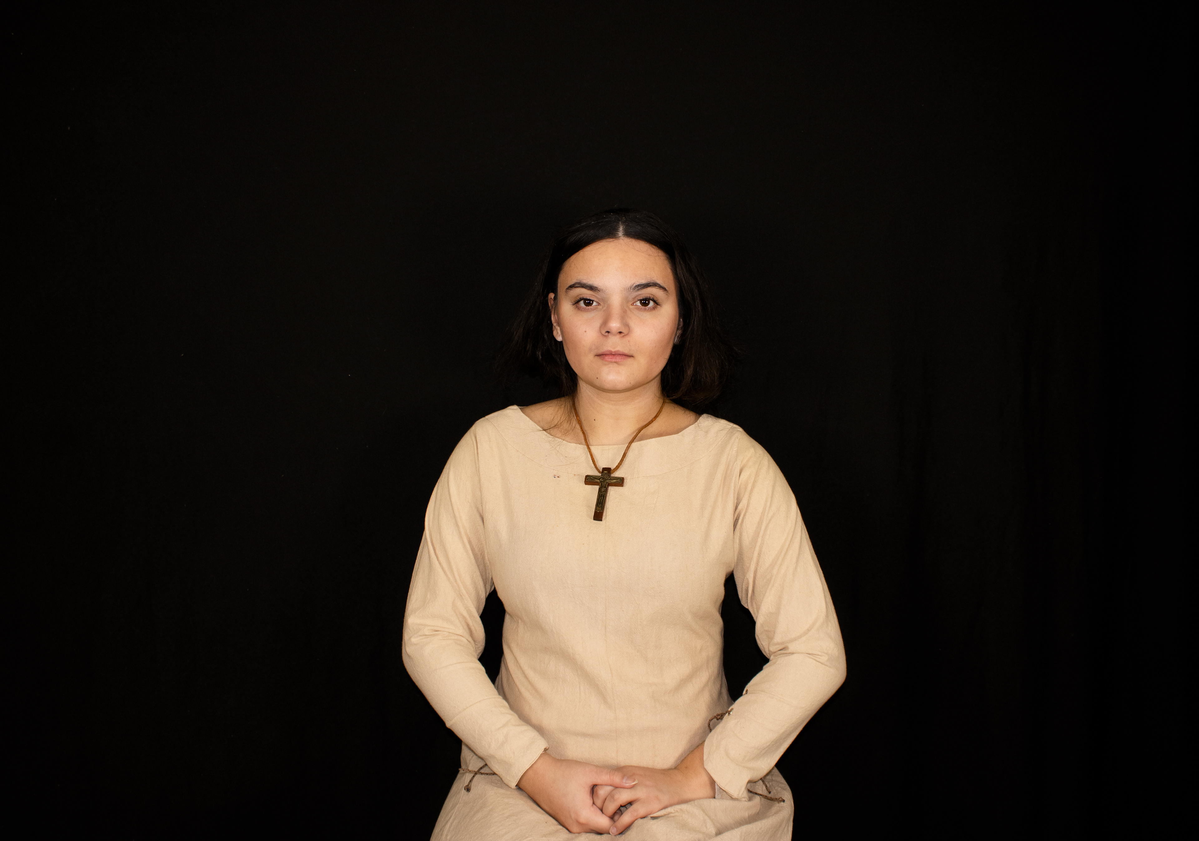 JoA, 2023. Duty, Servitude and the Modern Woman’, demonstrates the artist working through female architypes often served to viewers in media – the rich and selfish Queen, the tom-boy hero, who rejects her femininity for seriousness and martyrdom, and the fragile, porcelain doll who is one singular crack away from crumbling her façade of perfection. Through this work, the artist asks what femininity looks like in the case of broad, widely disseminated media, and how it affects ideas of femineity and feminism, identity and notions of belonging. 