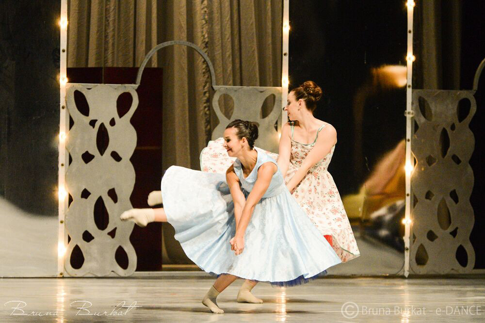 Cinderella, beauty salon.