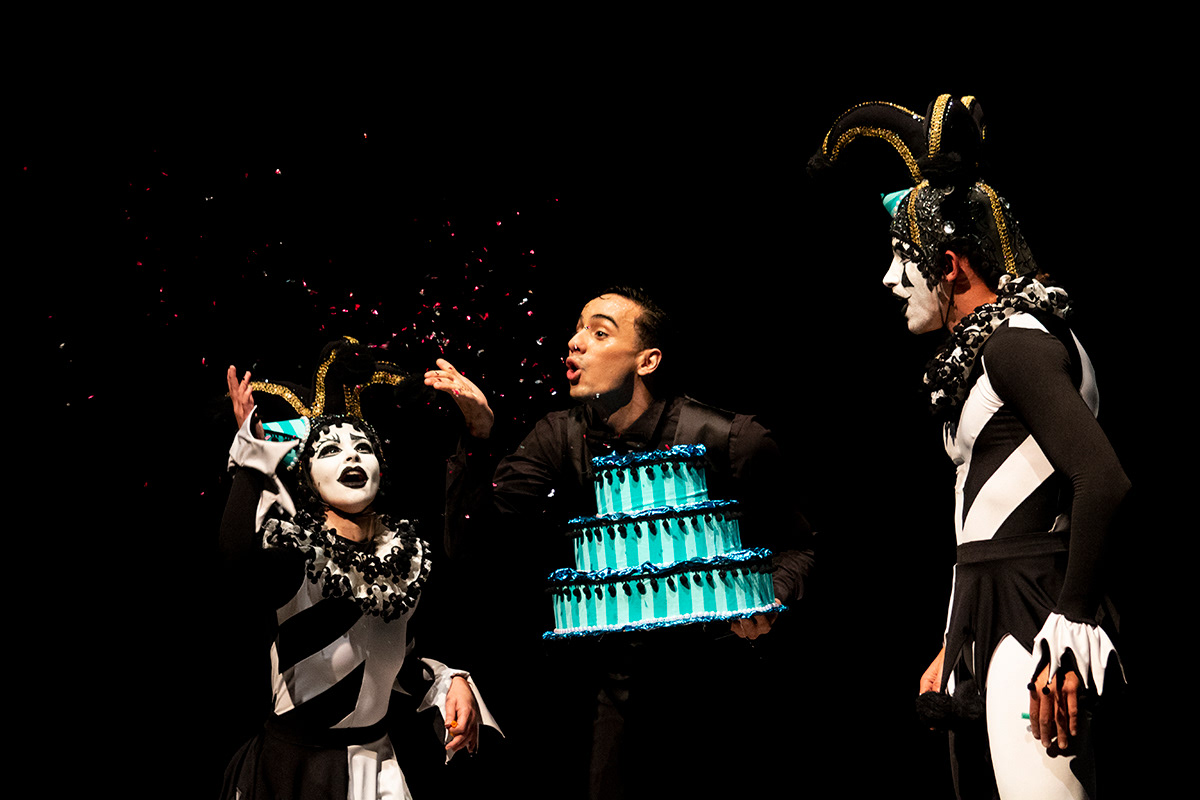 Swan Lake, buffoons