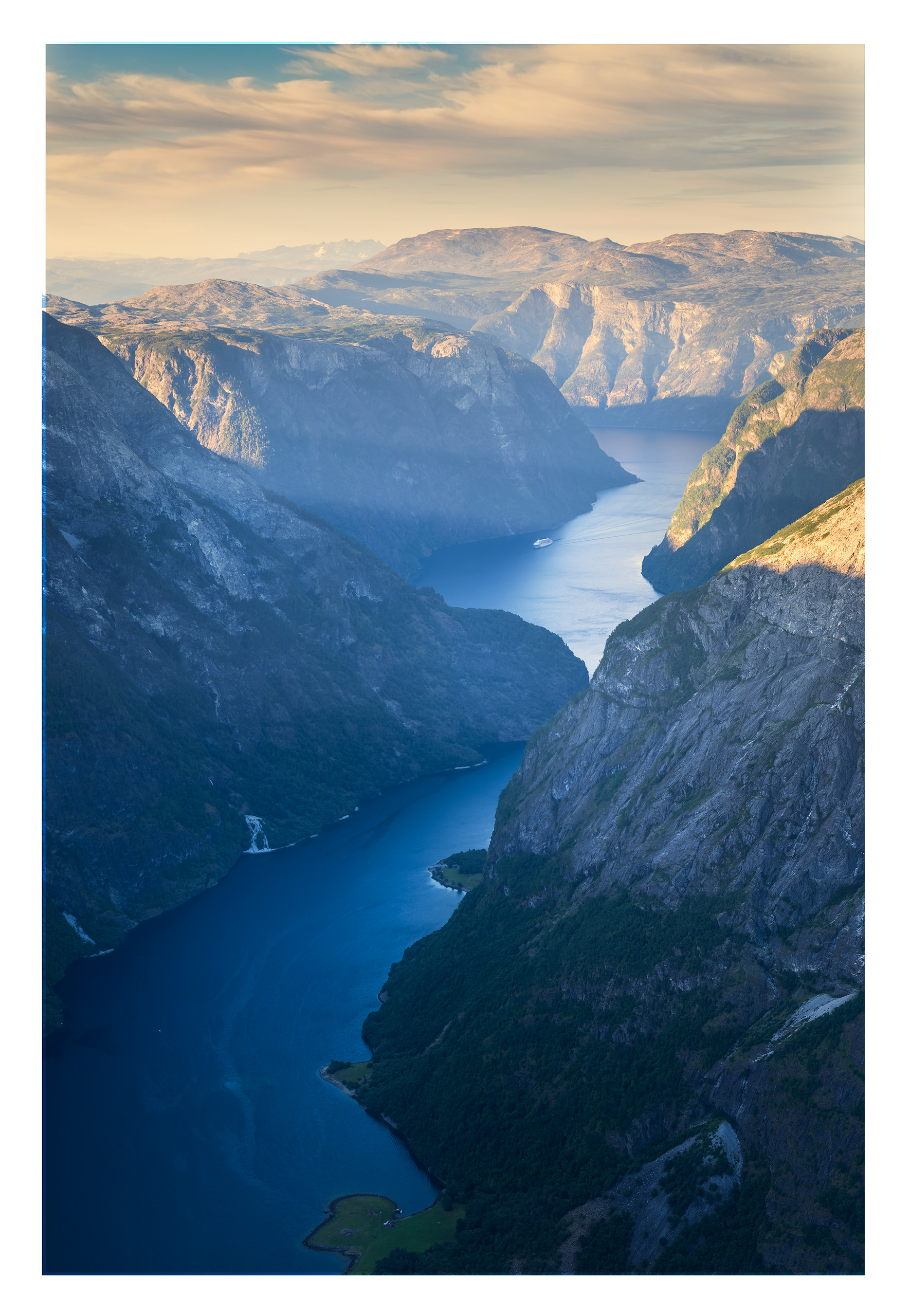 149. Siste solgløtt i Nærøyfjorden.
