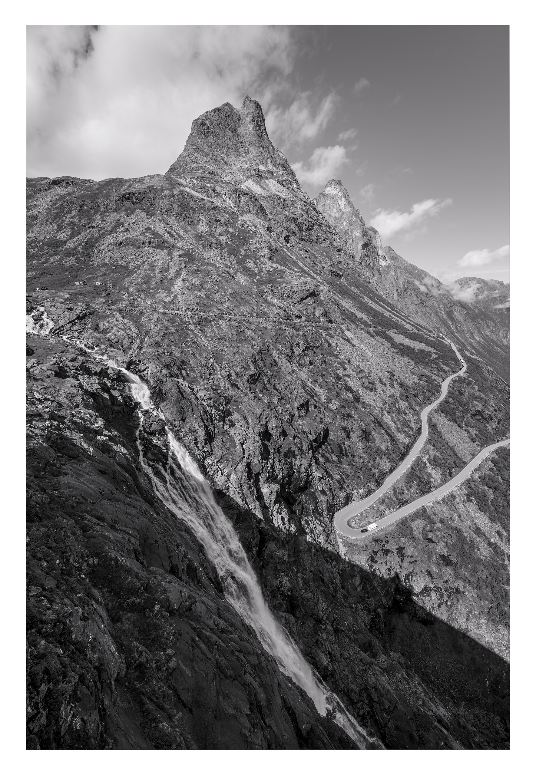 327. Slit seg opp Trollstigen.