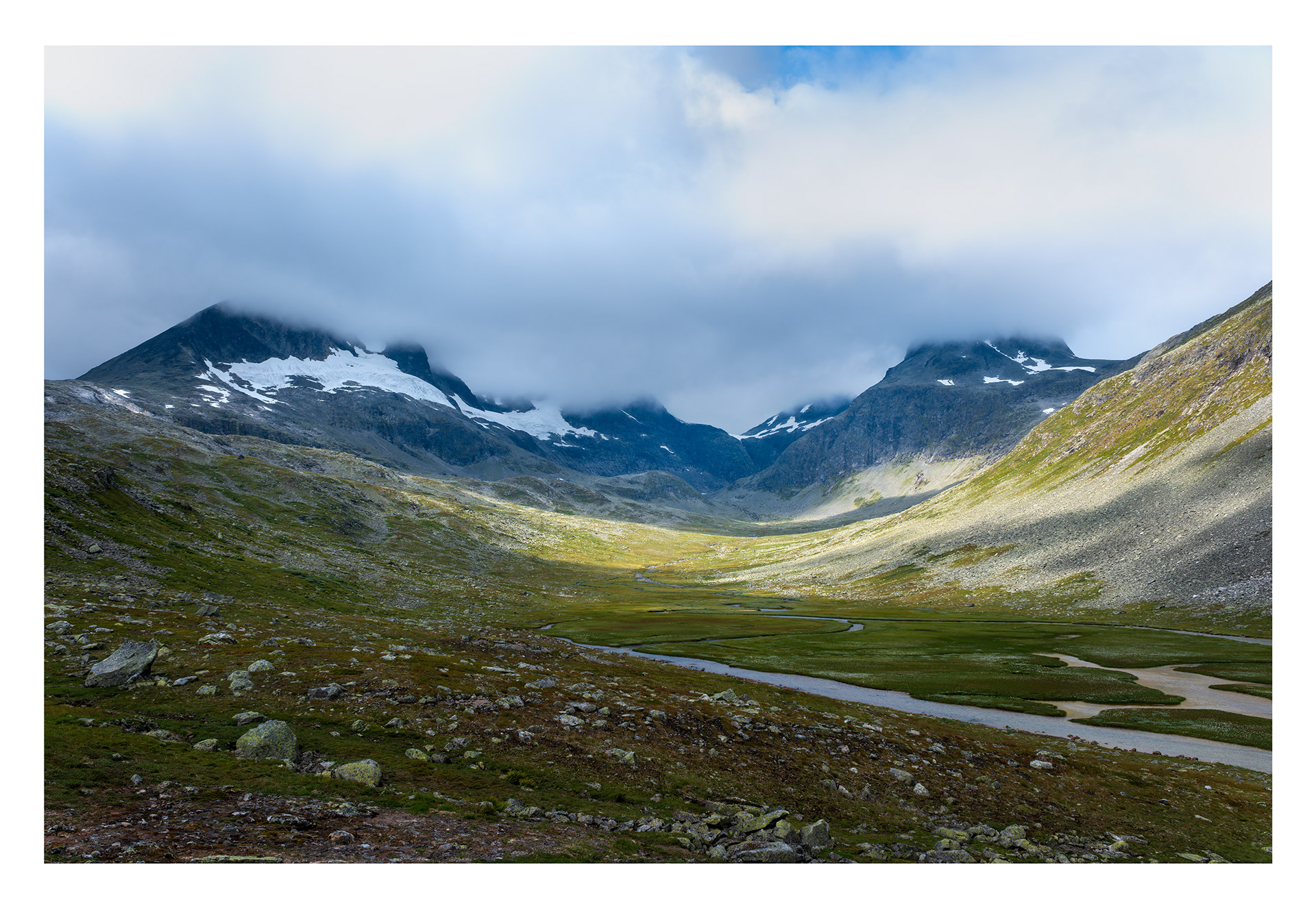 210. Tindane gøymer seg.